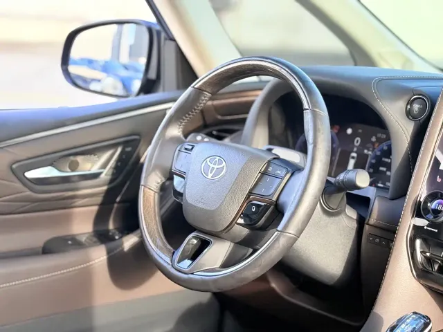 Toyota Alphard — Фото автомобиля 11