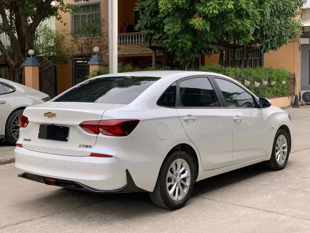Chevrolet Monza — Фото автомобиля 7
