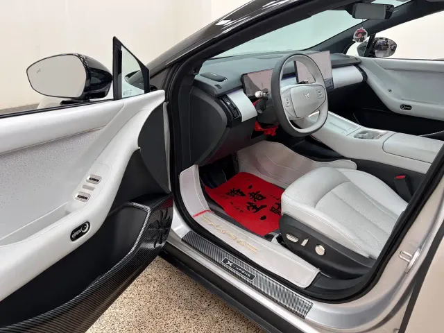 Xpeng P7+ — Фото автомобиля 16