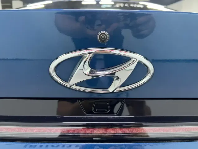 Hyundai Elantra 2022 1.5L CVT LUX Premium Edition — Фото автомобиля 19