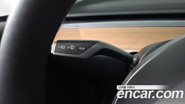 Tesla Model Y — Фото автомобиля 26