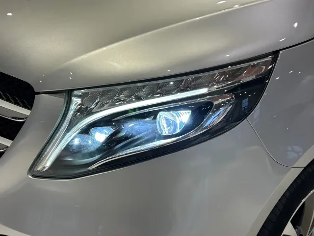 Mercedes-Benz V-Class — Фото автомобиля 2
