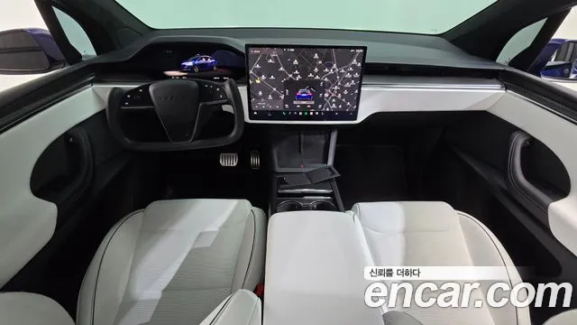 Tesla Model X — Фото автомобиля 10