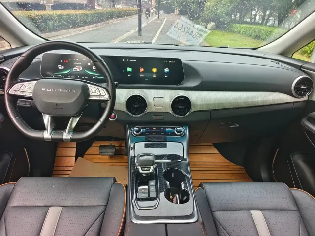 Forthing Yacht — Фото автомобиля 10