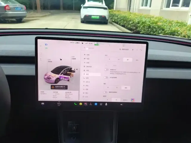 Tesla Model 3 — Фото автомобиля 12