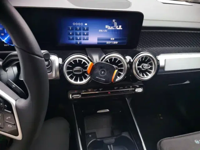 Mercedes-Benz EQB — Фото автомобиля 15