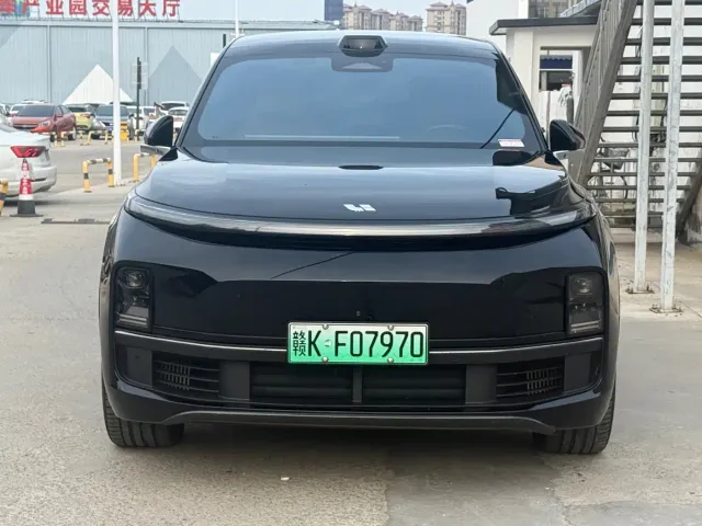Li Auto L9 — Фото автомобиля 2