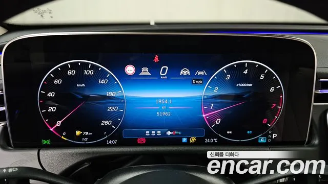 Mercedes-Benz E-Class — Фото автомобиля 8