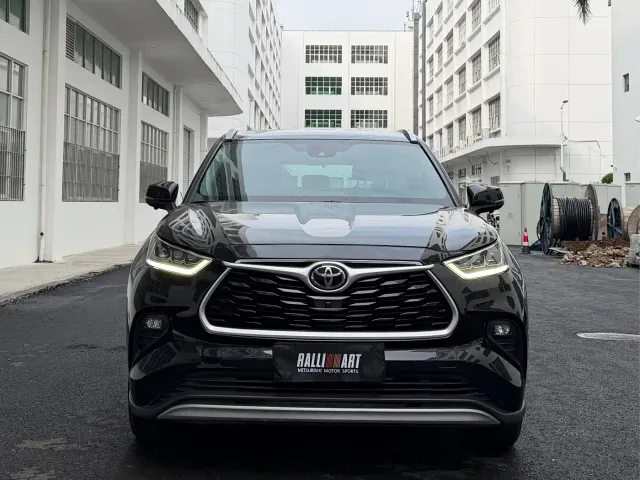 Toyota Highlander — Фото автомобиля 2