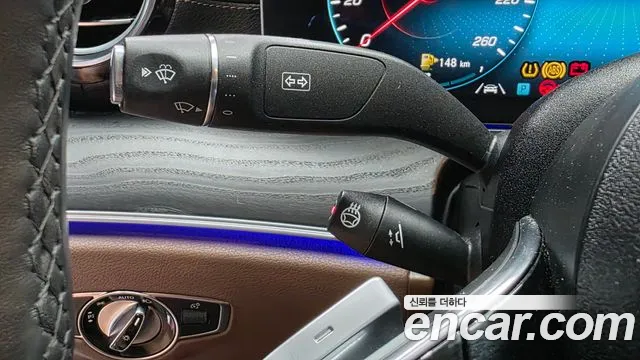 Mercedes-Benz E-Class — Фото автомобиля 30