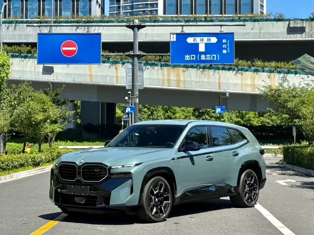 BMW XM — Фото автомобиля 3