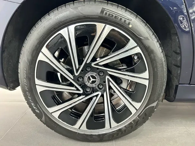 Mercedes-Benz E-Class — Фото автомобиля 6