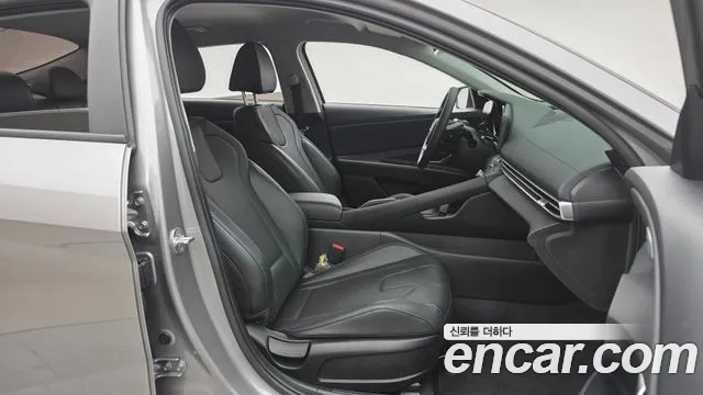 Hyundai AVANTE Avante (CN7) — Фото автомобиля 12