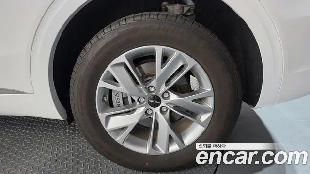 Genesis GV70 2.5T Бензин 2WD — Фото автомобиля 19