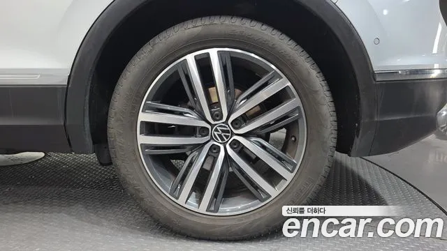 Volkswagen Tiguan Tiguan 2 поколение 2.0 TDI Prestige — Фото автомобиля 19