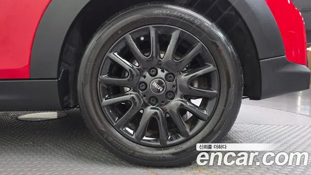 Mini Cooper Cooper 5 дверей Classic — Фото автомобиля 18