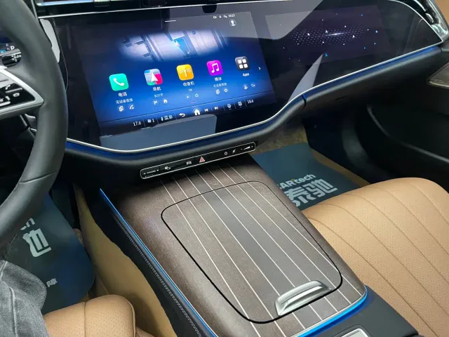 Mercedes-Benz E-Class — Фото автомобиля 28