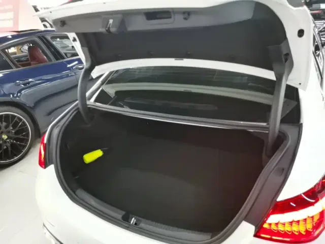 Mercedes-Benz Mercedes-Benz C-Class New Energy 2025 Facelift C 350 eL — Фото автомобиля 18