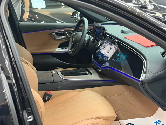 Mercedes-Benz E-Class — Фото автомобиля 19