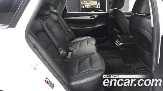 Hyundai Grandeur Grandeur (New) Hybrid — Фото автомобиля 17