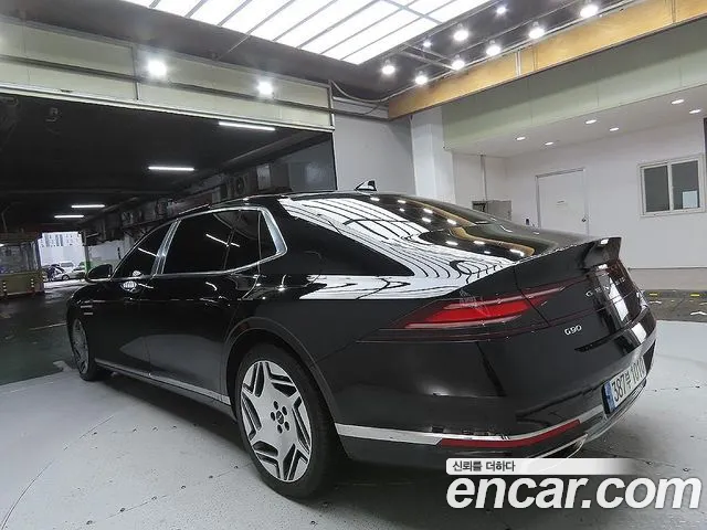 Genesis G90 Бензин 3.5 Turbo e-S/C AWD LWB — Фото автомобиля 3