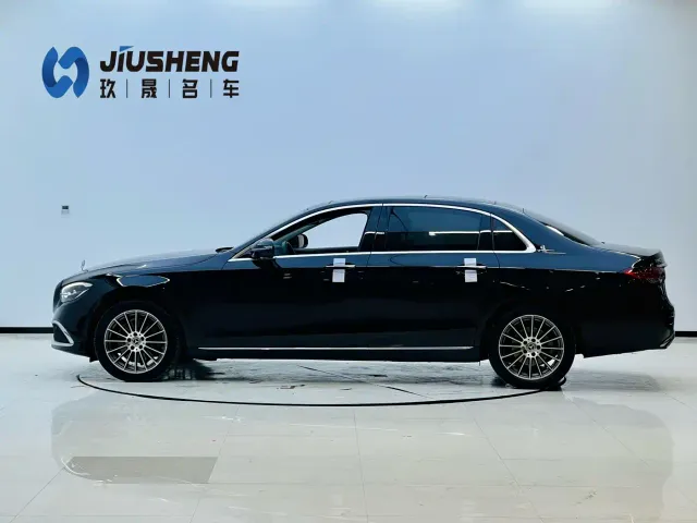 Mercedes-Benz E-Class — Фото автомобиля 3