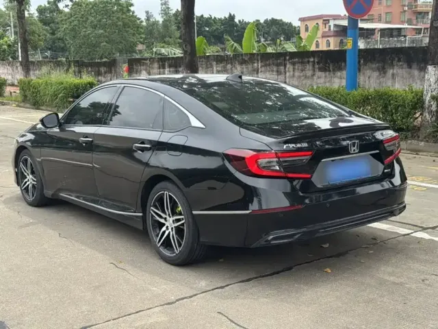 Honda Accord — Фото автомобиля 9
