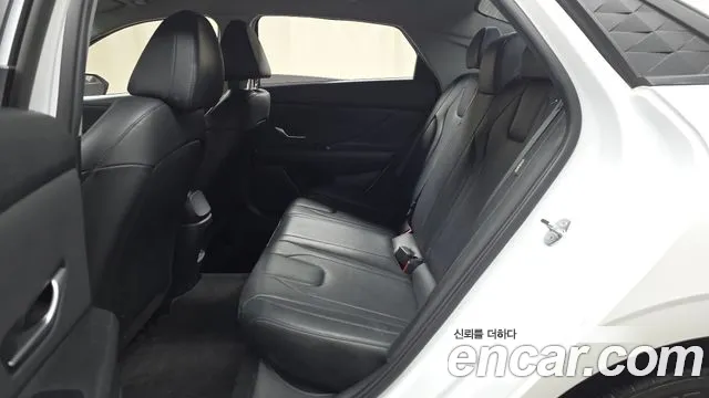 Hyundai Avante CN7 — Фото автомобиля 17