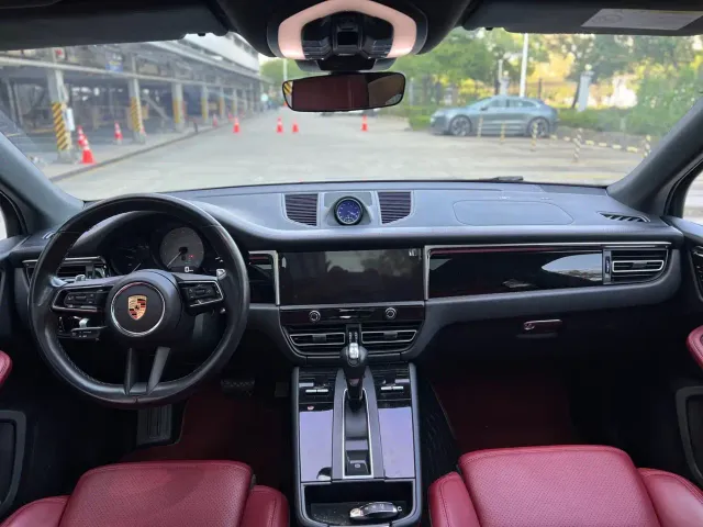 Porsche Macan — Фото автомобиля 20