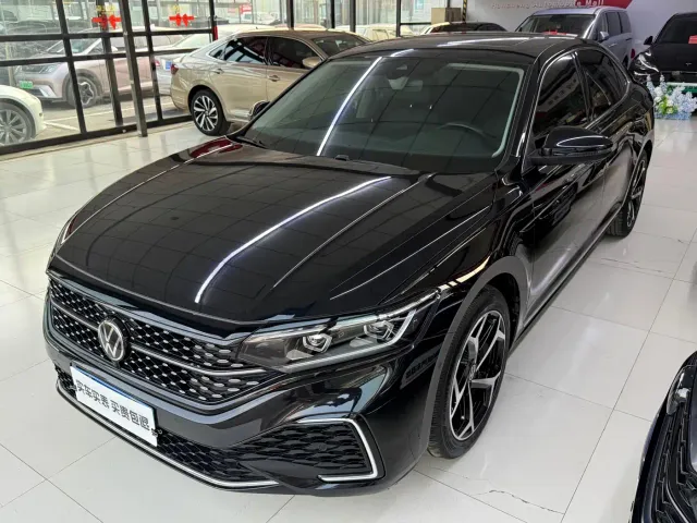 Фотография автомобиля — Volkswagen Passat