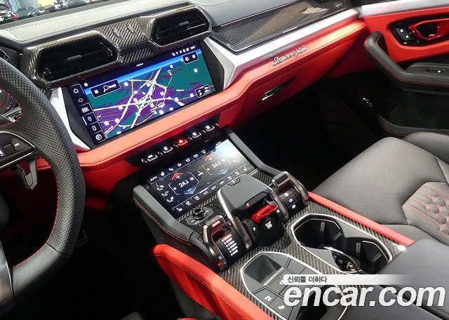 Lamborghini Urus — Фото автомобиля 14