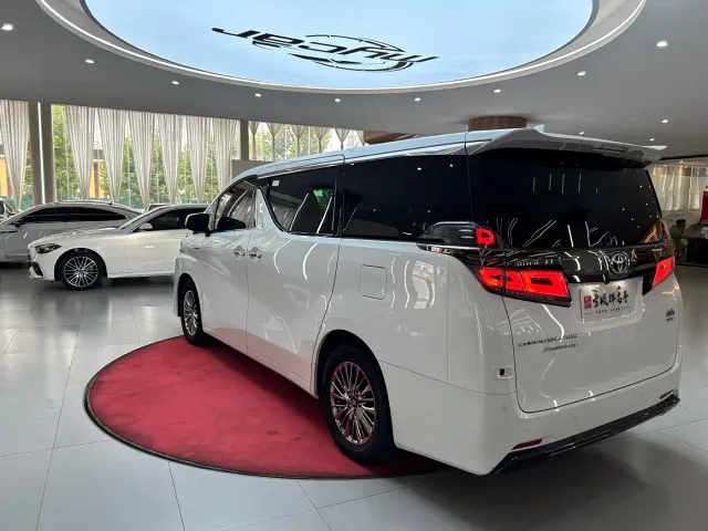 Toyota Vellfire — Фото автомобиля 7