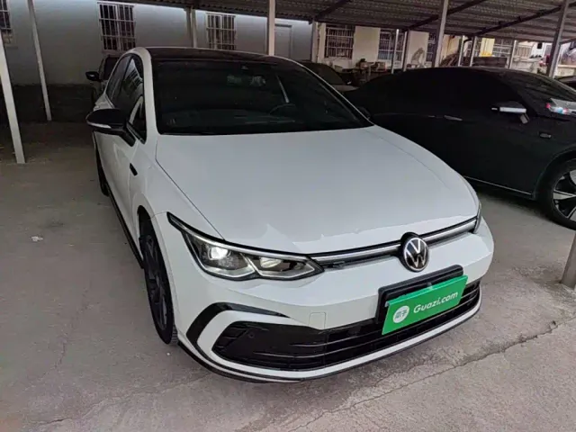 Volkswagen Golf — Фото автомобиля 3
