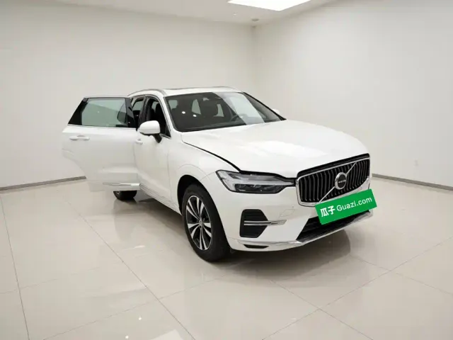 Volvo XC60 — Фото автомобиля 3
