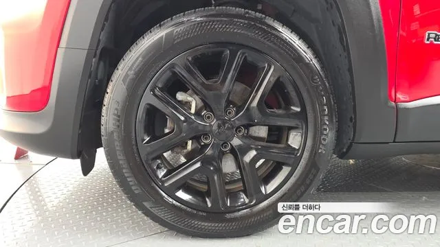 Jeep Renegade — Фото автомобиля 5
