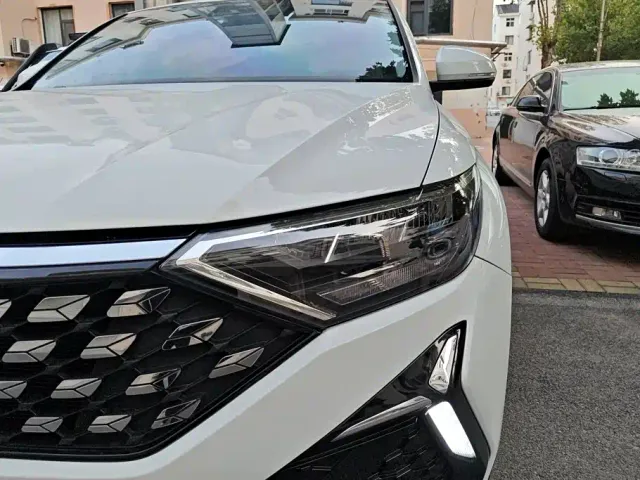 Jetta VS5 — Фото автомобиля 5