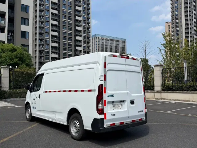 JMC E-Fushun — Фото автомобиля 6
