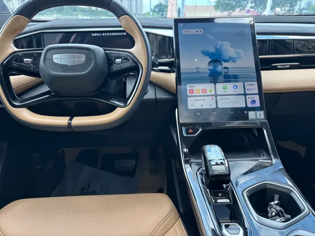 Geely Boyue L — Фото автомобиля 9