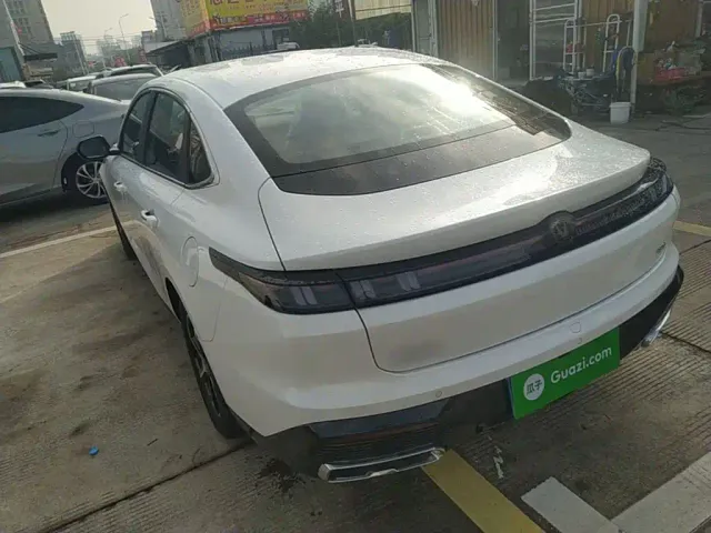 Changan Eado — Фото автомобиля 4