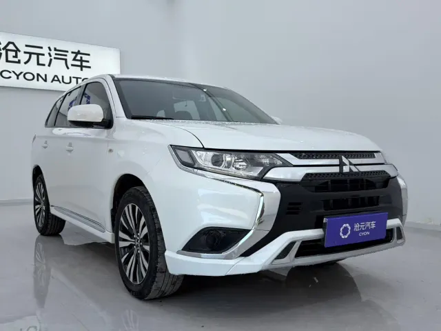 Mitsubishi Outlander — Фото автомобиля 3