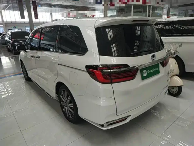 Honda Odyssey — Фото автомобиля 4
