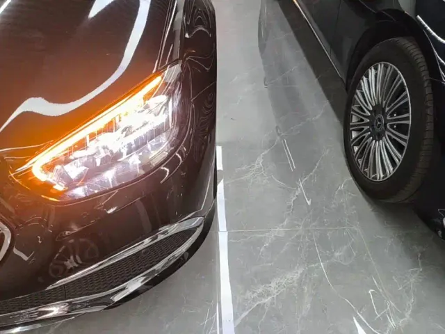 Mercedes-Benz E-Class — Фото автомобиля 23