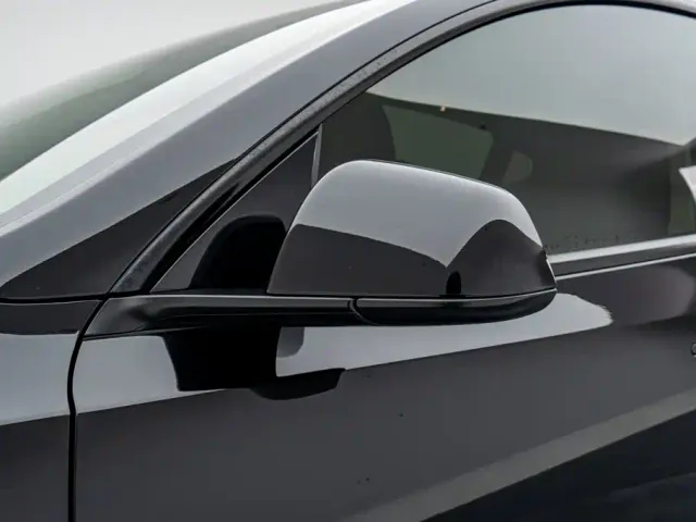 Tesla Model Y — Фото автомобиля 20