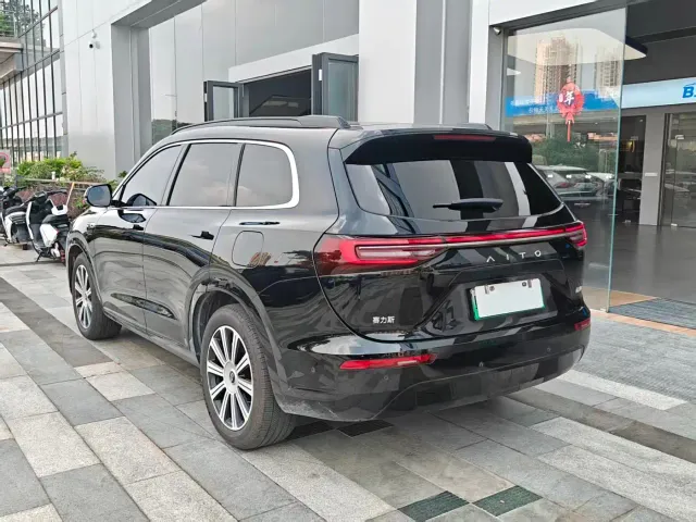 Aito M7 — Фото автомобиля 19