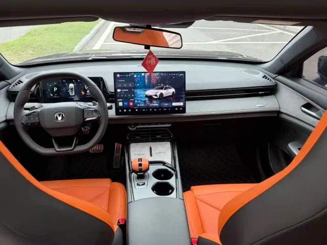 Changan Changan UNI-V 2025 2.0T Sport Version — Фото автомобиля 15