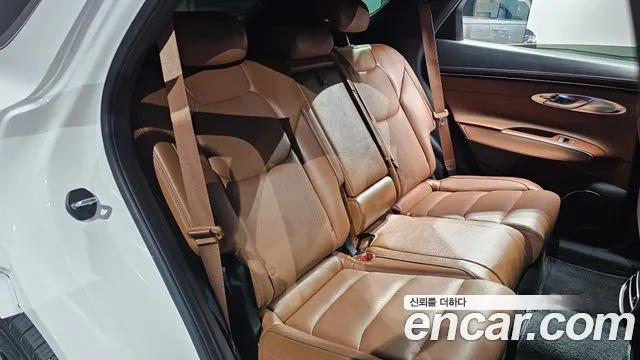 Genesis GV70 — Фото автомобиля 10