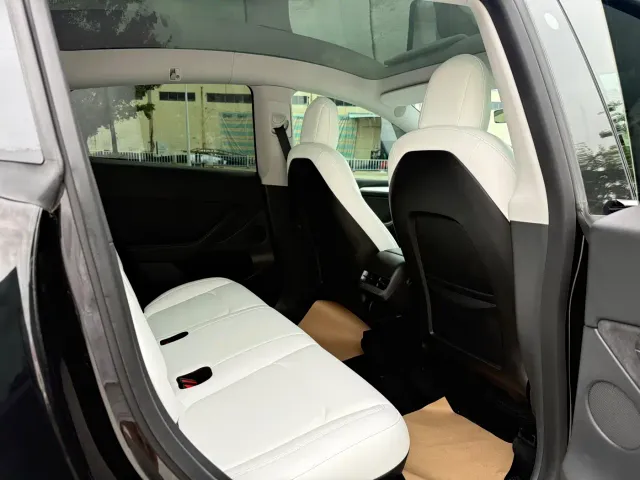 Tesla Model Y — Фото автомобиля 10