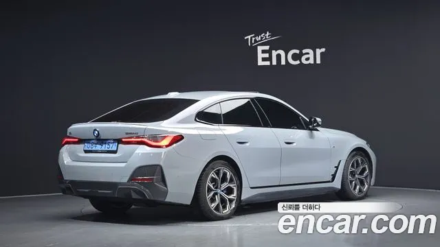 BMW i4 — Фото автомобиля 2