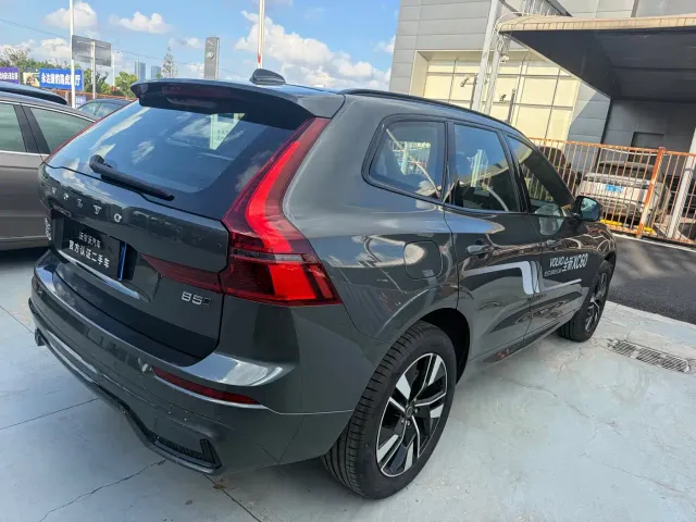 Volvo XC60 — Фото автомобиля 10