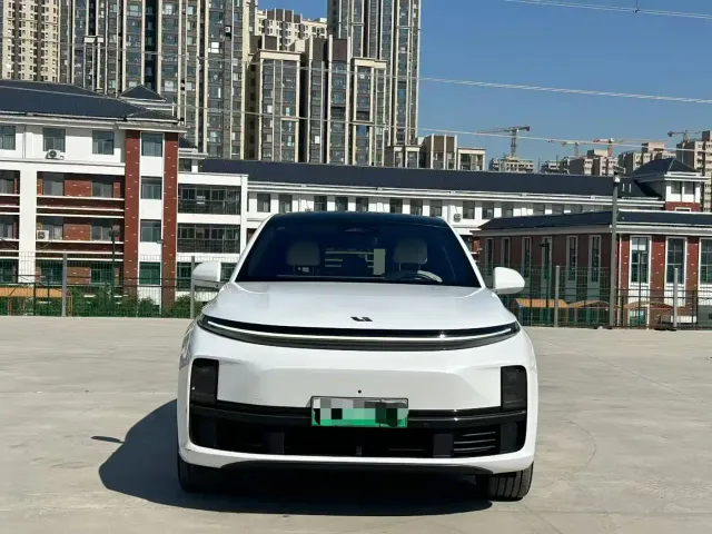 Li Auto L7 — Фото автомобиля 2